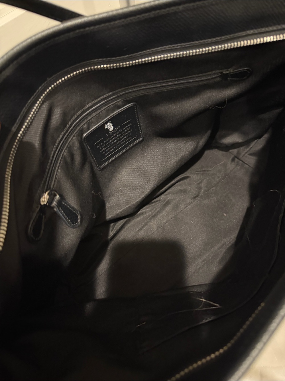 Coach x Peanuts Snoopy City Zip Tote [limited edition] - Picture 12 of 13